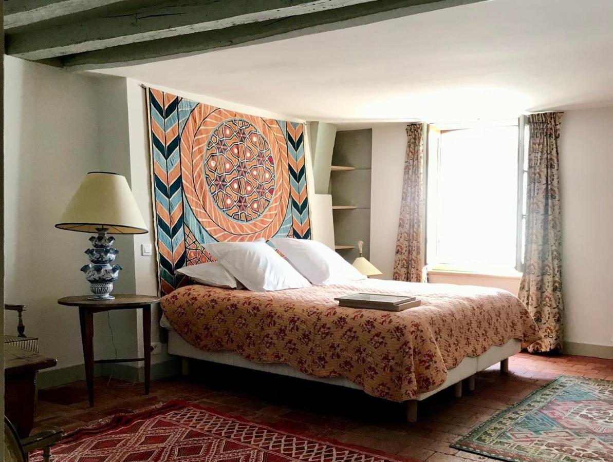 La Maison Jeanne D'Arc Saint-Fargeau  Bilik gambar