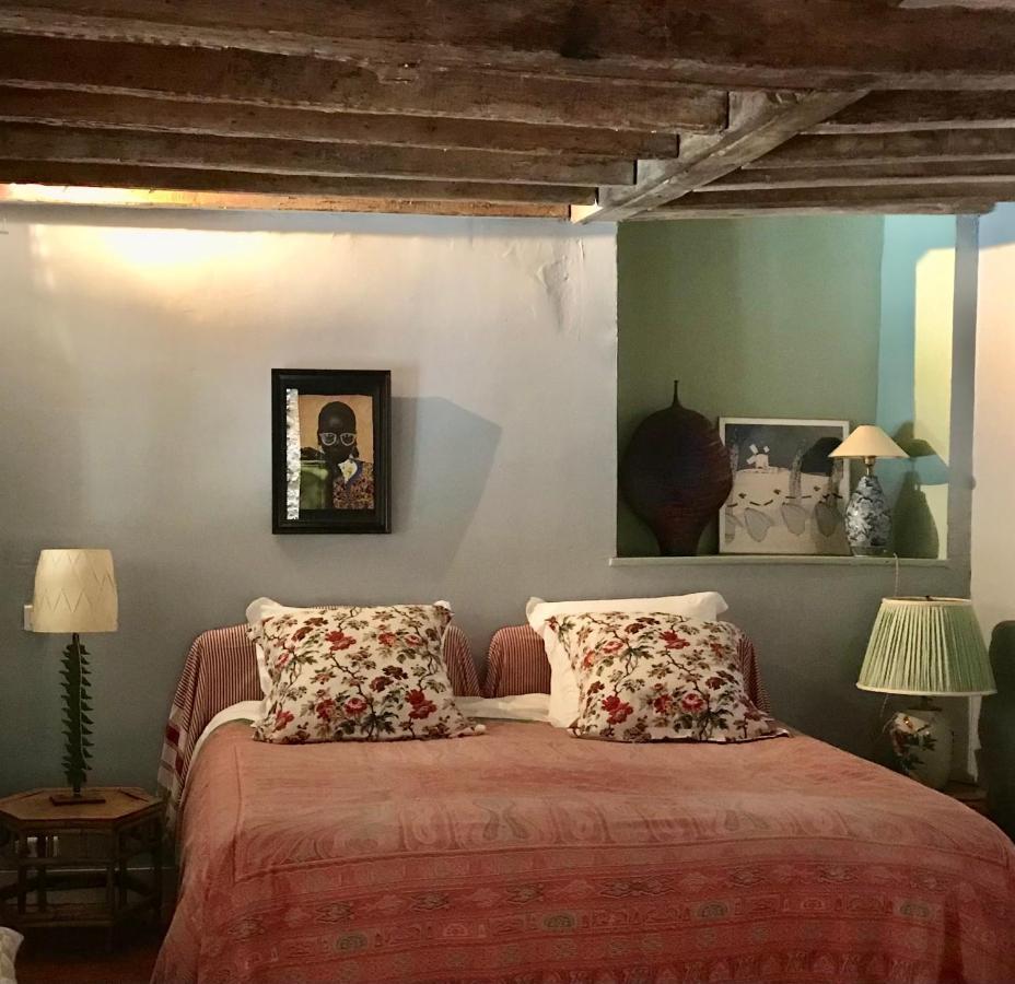 La Maison Jeanne D'Arc Saint-Fargeau  Bilik gambar