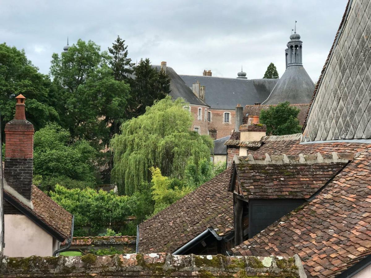 La Maison Jeanne D'Arc Saint-Fargeau  Luaran gambar